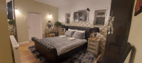 OLIVE TREE - 2 Master bedroom (sleeps 6)